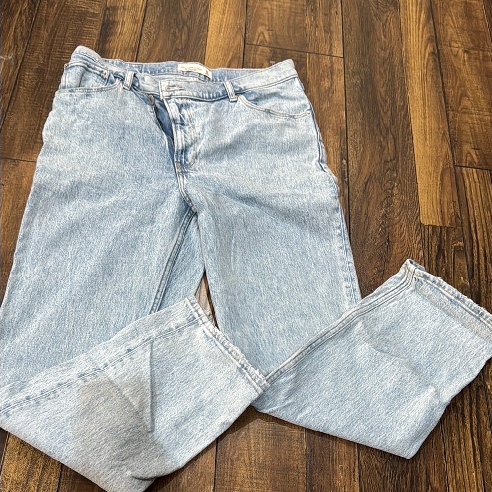 Abercrombie the 90s straight ultra high rise denim jeans light wash size 31/12